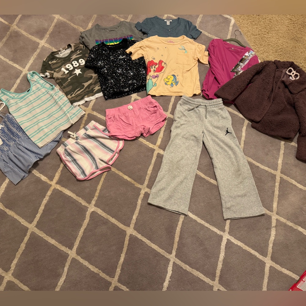 Lot of Girls/Tween Size 8/9/10 Clothing - F21 Girls, Nike, Disney, RSQ, & More